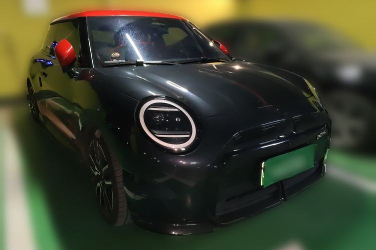Used MINI Electric COOPER 2024 452km COOPER SE Racing Driver Front Right 45 Deg