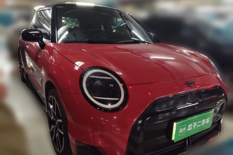 Used MINI Electric COOPER 2024 452km COOPER SE Racing Driver Front Right 45 Deg