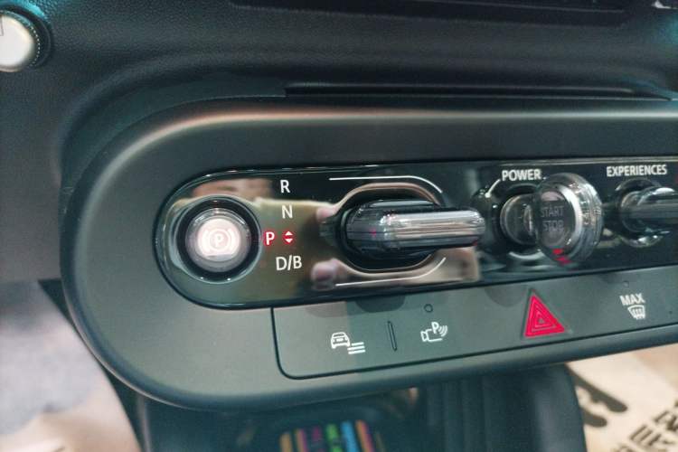 Used MINI Electric COOPER 2024 452km COOPER SE Artist Gear Lever