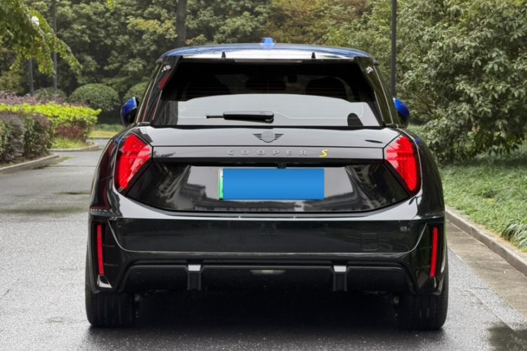 Used MINI Electric COOPER 2024 452km COOPER SE Racing Driver Interior 12