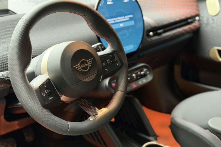 Used MINI Electric COOPER 2024 452km COOPER SE Racing Driver Interior 7
