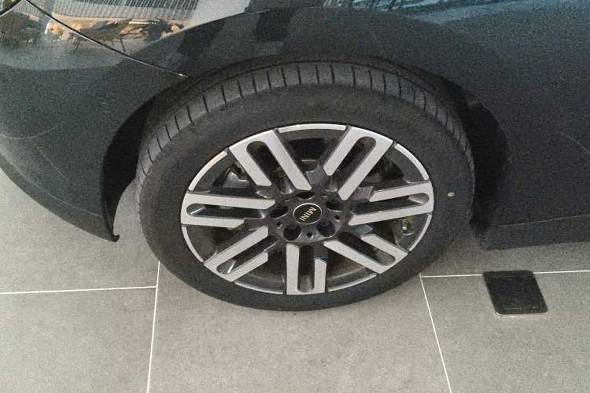Used MINI Electric COOPER 2024 452km COOPER SE Racing Driver Left Front Wheel Hub