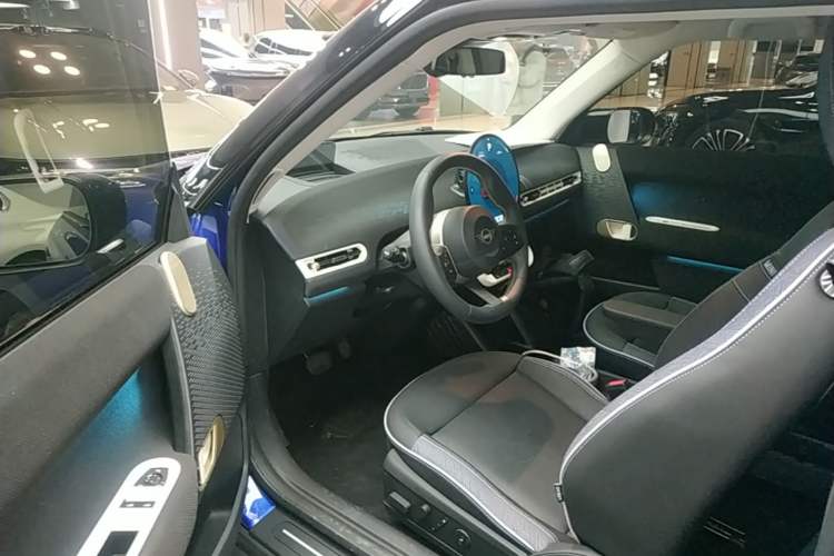 Used MINI Electric COOPER 2024 452km COOPER SE Artist Driver Seat