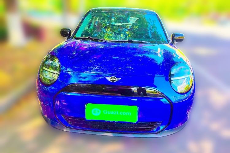 Used MINI Electric COOPER 2024 456km COOPER E Classic Edition Front