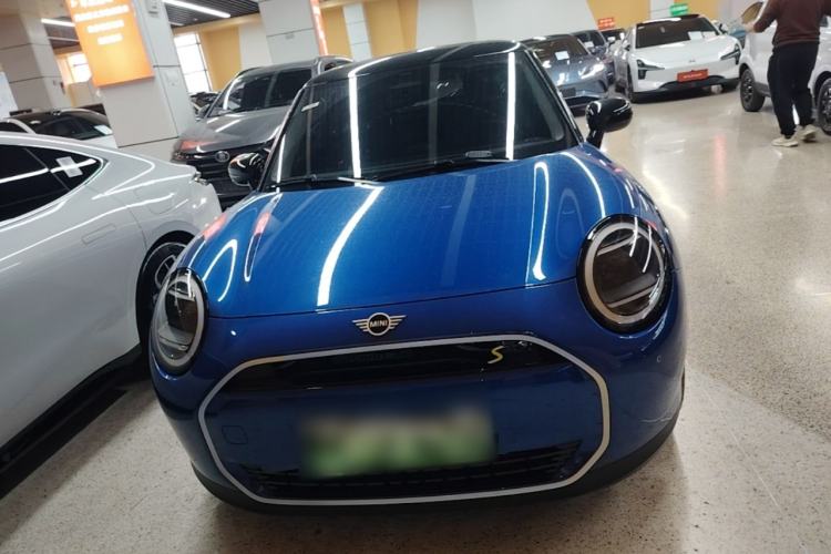 Used MINI Electric COOPER 2024 452km COOPER SE Artist Front