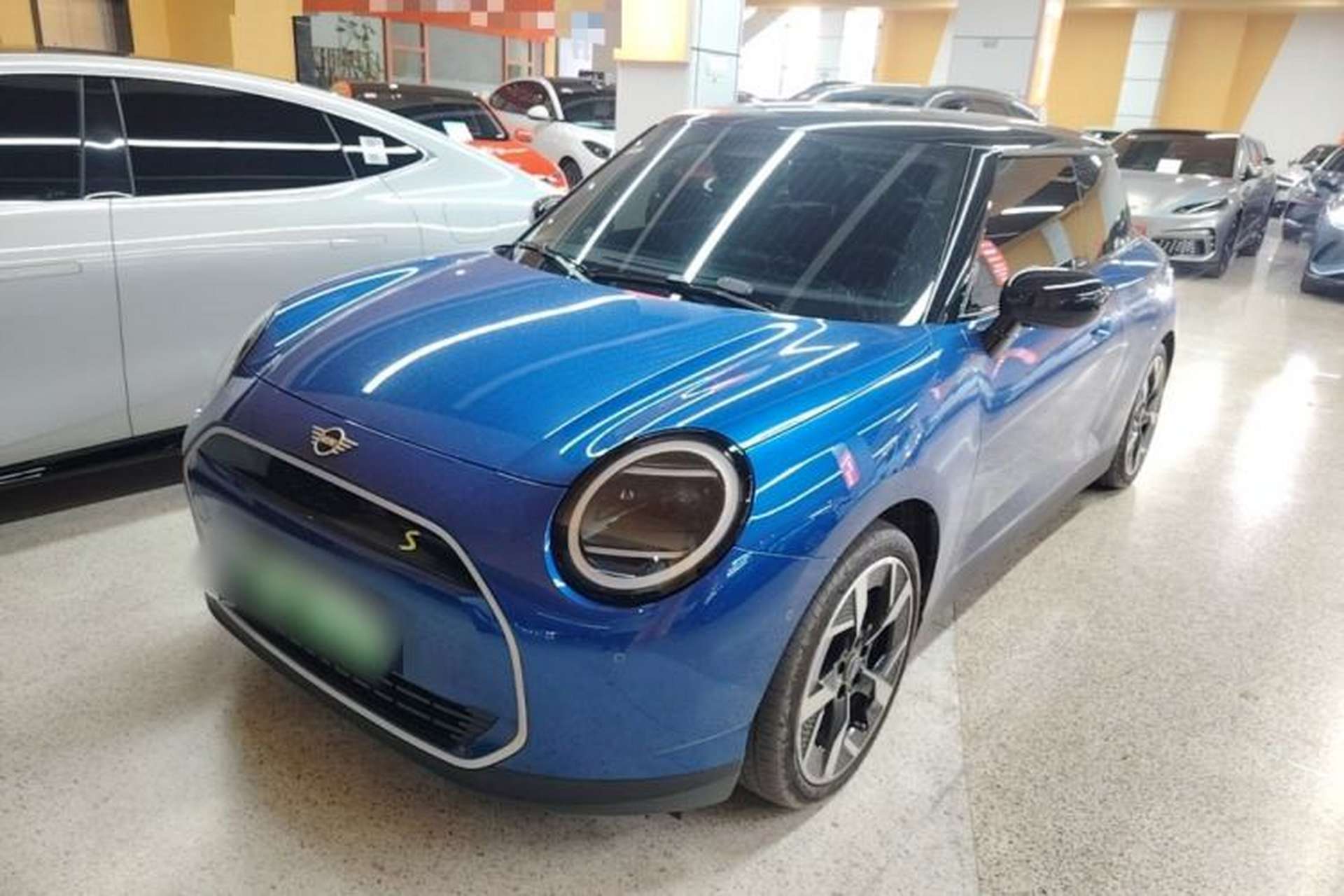 Used MINI Electric COOPER 2024 452km COOPER SE Artist Front Left 45 Deg