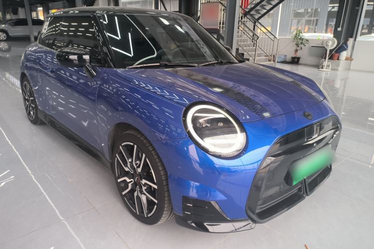 Used MINI Electric COOPER 2024 452km COOPER SE Racing Driver Front Right 45 Deg