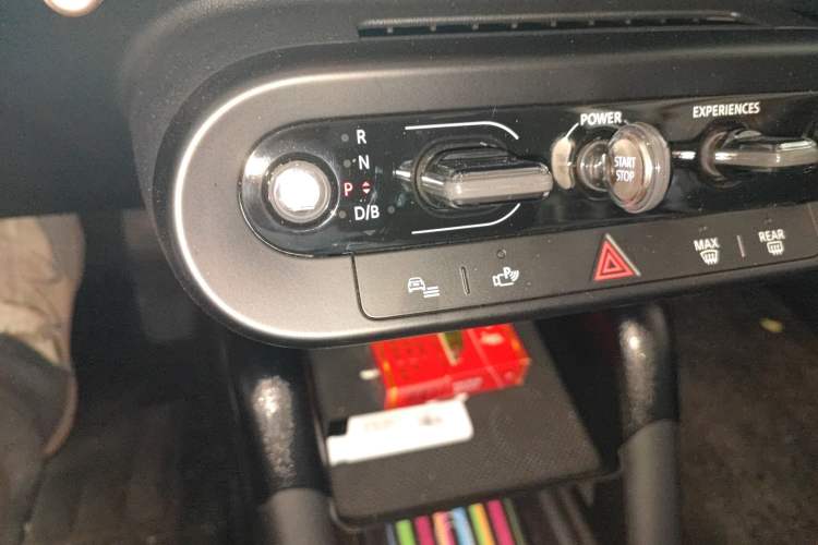 Used MINI Electric COOPER 2024 456km COOPER E Classic Edition Gear Lever