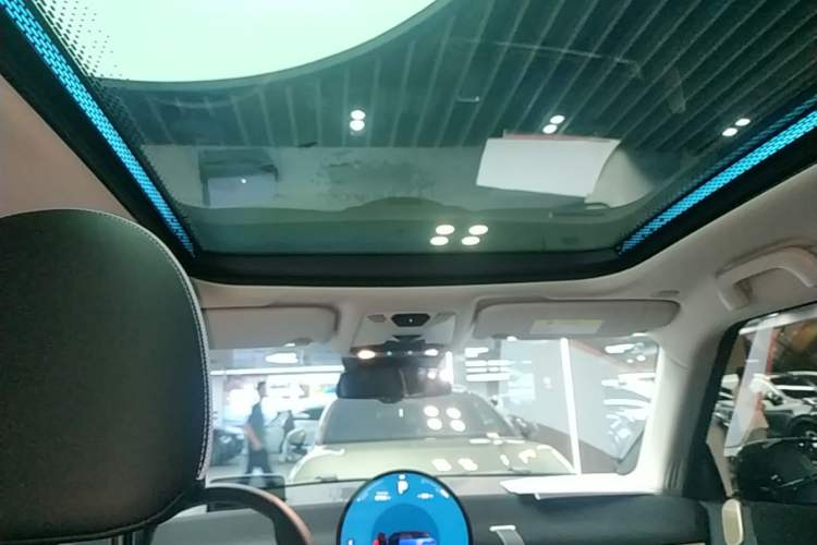 Used MINI Electric COOPER 2024 452km COOPER SE Artist Headliner