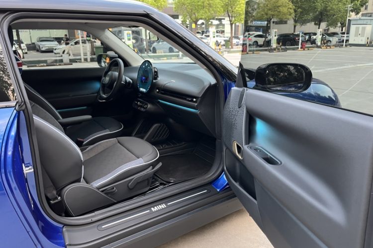 Used MINI Electric COOPER 2024 456km COOPER E Classic Edition Interior 13