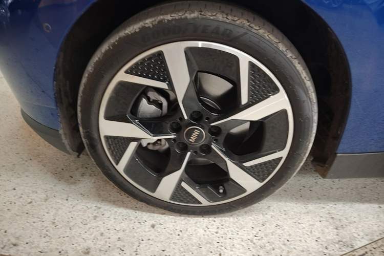 Used MINI Electric COOPER 2024 452km COOPER SE Artist Left Front Wheel Hub