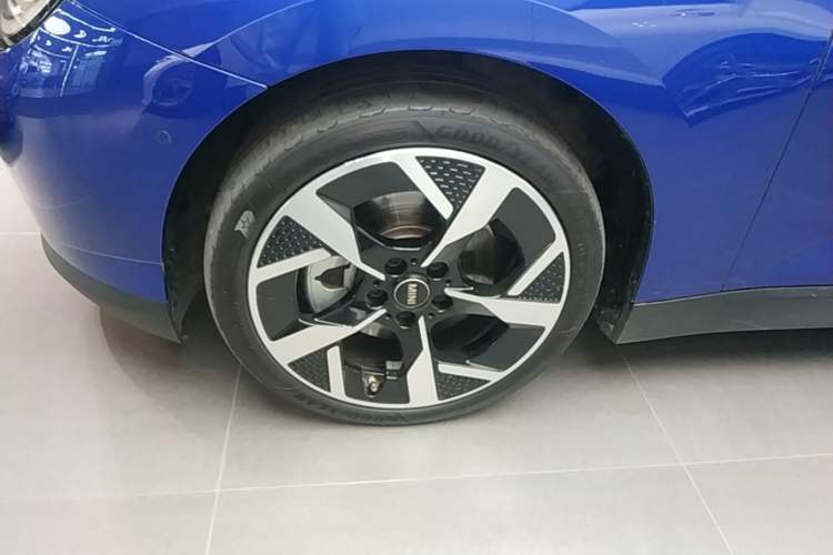 Used MINI Electric COOPER 2024 452km COOPER SE Artist Left Front Wheel Hub