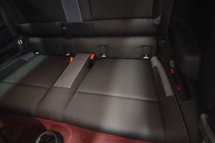 Used MINI Electric COOPER 2024 452km COOPER SE Artist Left Rear Seat