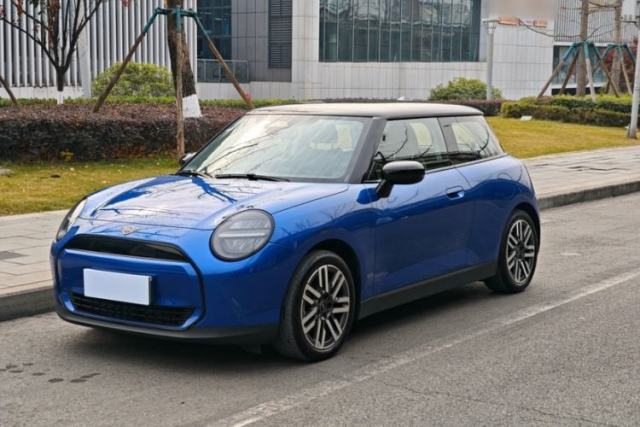 Used MINI Electric COOPER 2024 456km COOPER E Classic Edition