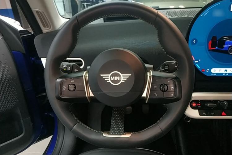 Used MINI Electric COOPER 2024 452km COOPER SE Artist Steering Wheel