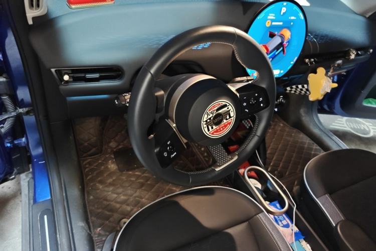 Used MINI Electric COOPER 2024 456km COOPER E Classic Edition Steering Wheel