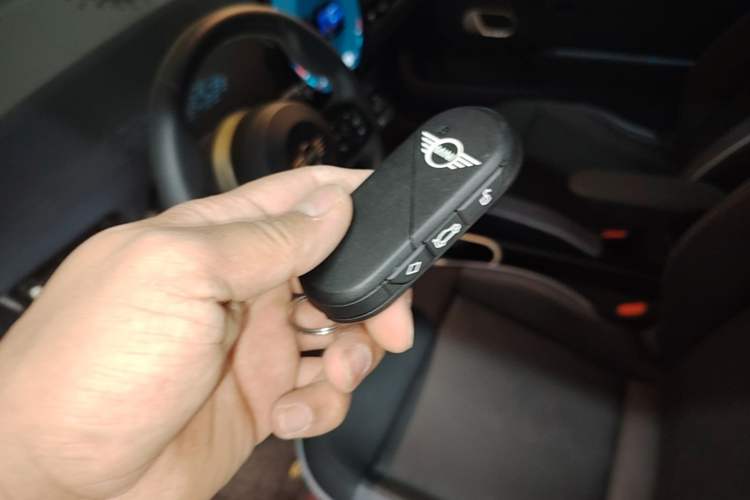 Used MINI Electric COOPER 2024 452km COOPER SE Artist Vehicle Key