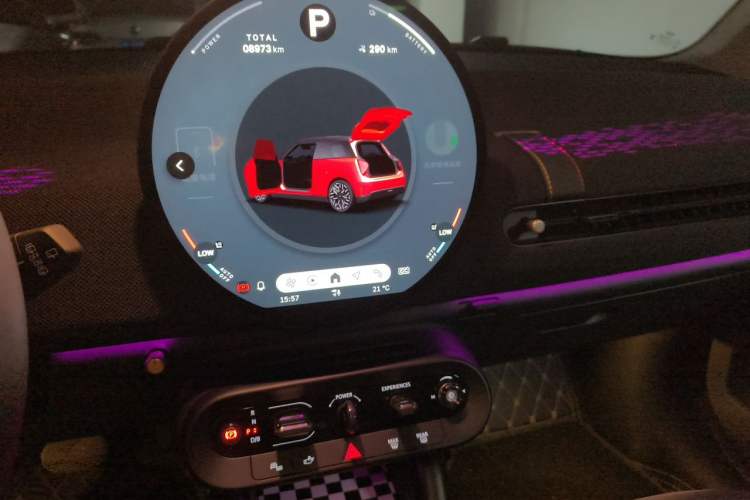 Used MINI Electric COOPER 2024 452km COOPER SE Artist Audio And AC Panel