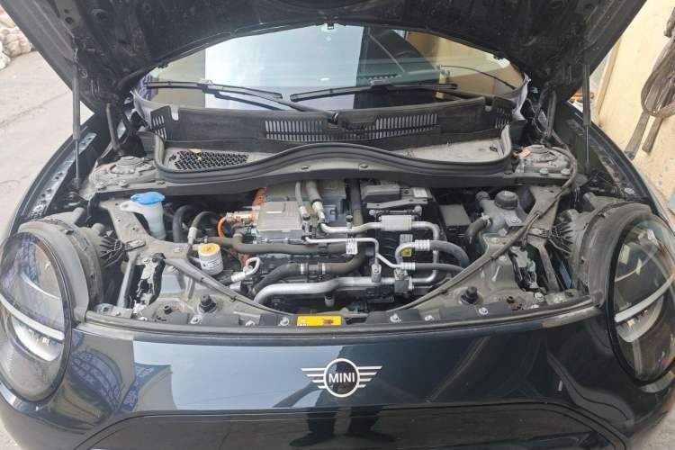 Used MINI Electric COOPER 2024 456km COOPER E Classic Edition Engine Bay