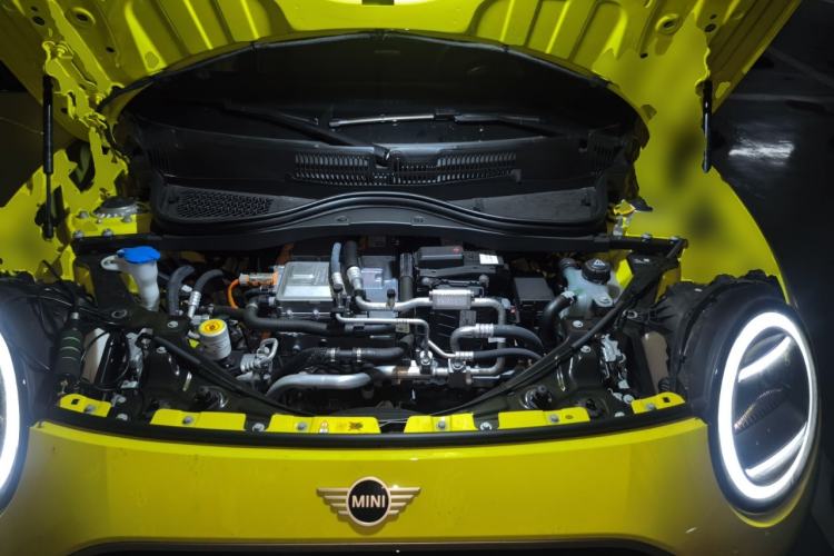 Used MINI Electric COOPER 2024 452km COOPER SE Artist Engine Bay