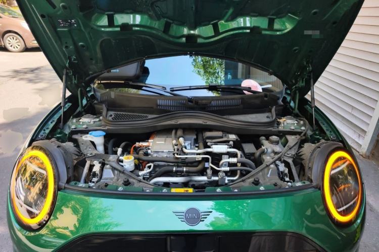 Used MINI Electric COOPER 2024 452km COOPER SE Racing Driver Engine Bay