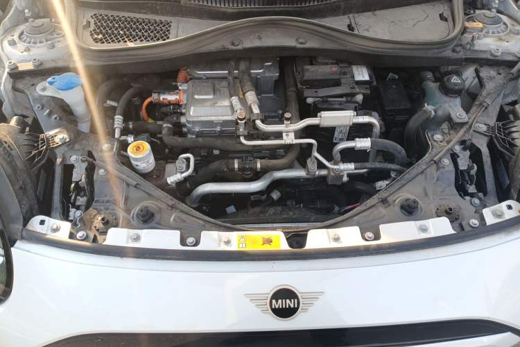 Used MINI Electric COOPER 2024 456km COOPER E Classic Edition Engine Bay