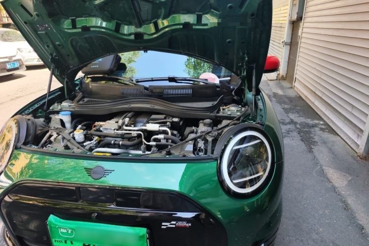 Used MINI Electric COOPER 2024 452km COOPER SE Racing Driver Engine Bay Left