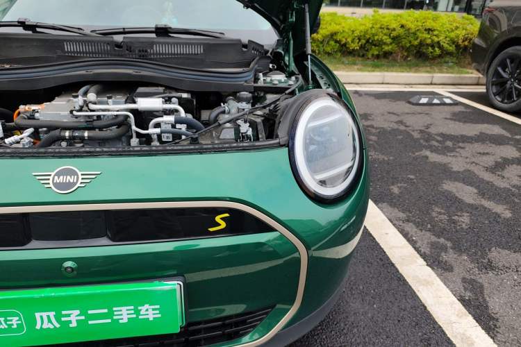 Used MINI Electric COOPER 2024 452km COOPER SE Artist Engine Bay Left