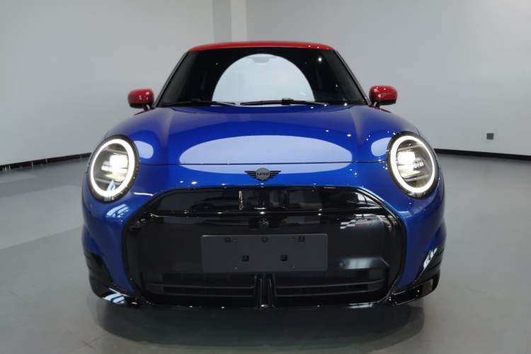 Used MINI Electric COOPER 2024 452km COOPER SE 1/65 Limited Edition Front