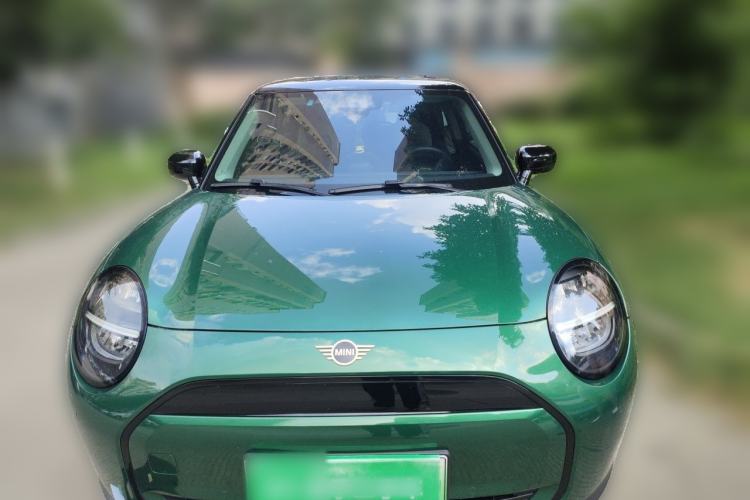 Used MINI Electric COOPER 2024 456km COOPER E Classic Edition Front