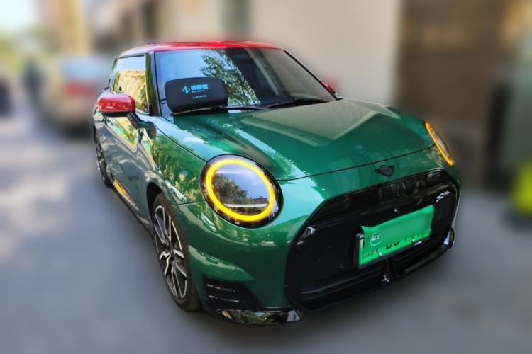Used MINI Electric COOPER 2024 452km COOPER SE Racing Driver Front Right 45 Deg