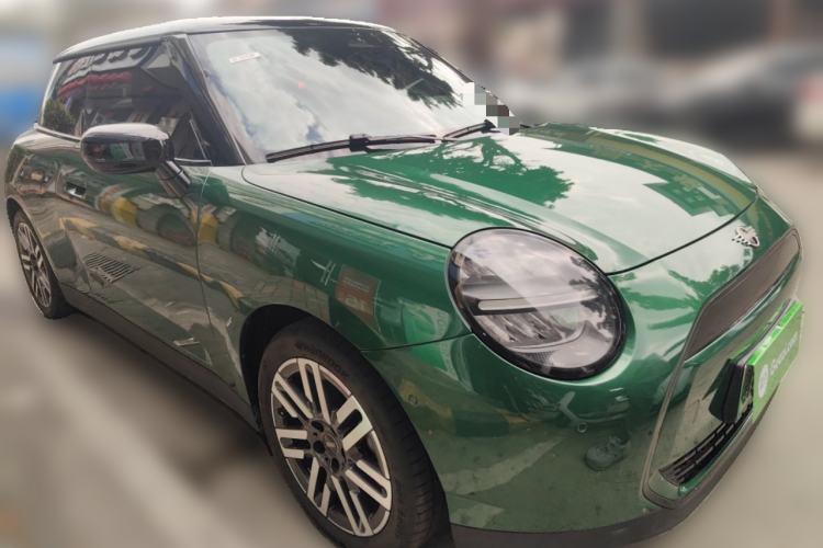 Used MINI Electric COOPER 2024 456km COOPER E Classic Edition Front Right 45 Deg