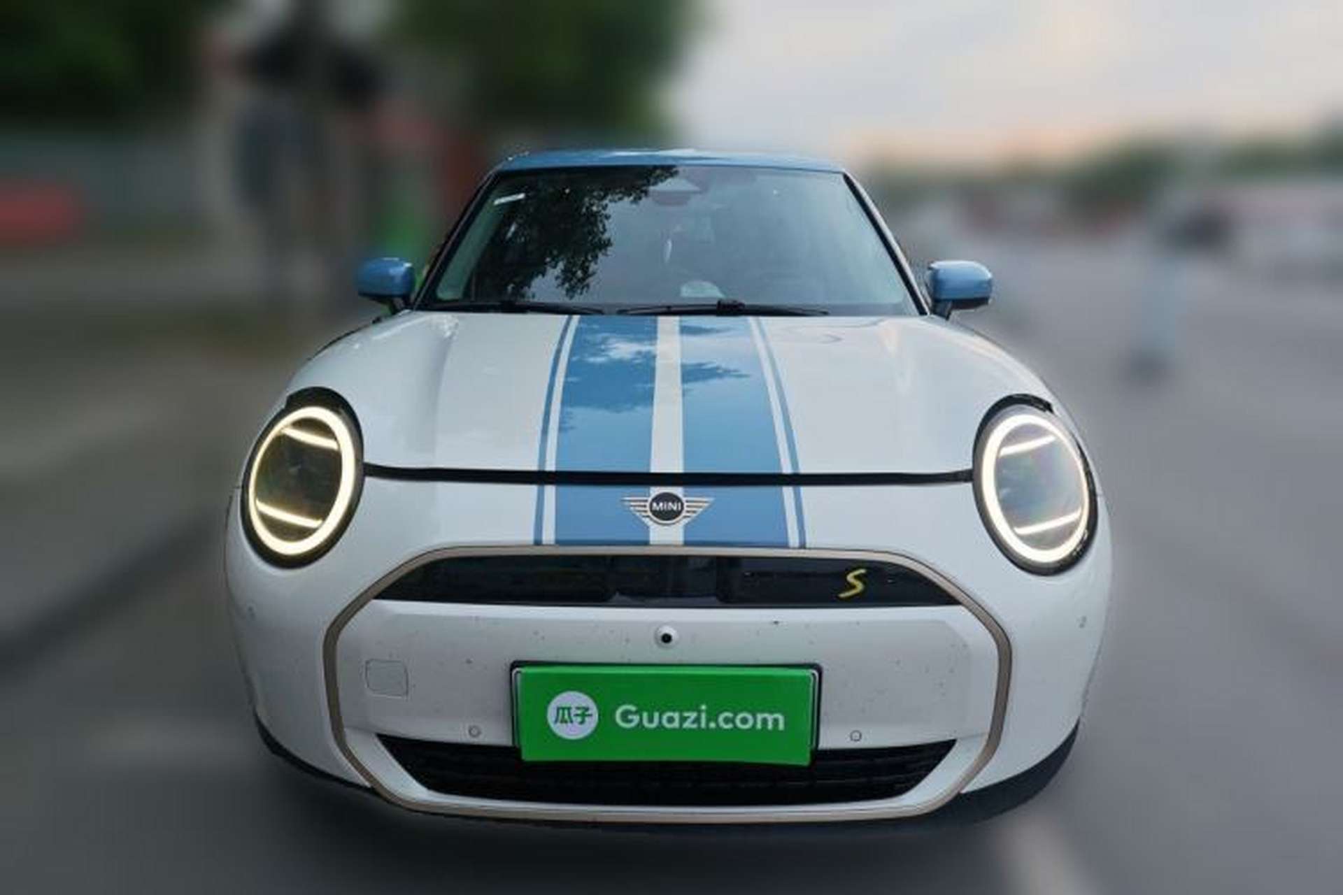 Used MINI Electric COOPER 2024 452km COOPER SE Artist Front
