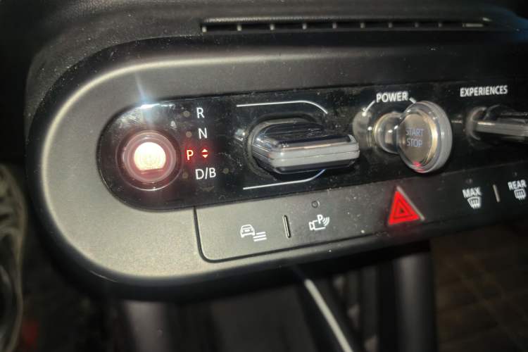 Used MINI Electric COOPER 2024 452km COOPER SE Artist Gear Lever