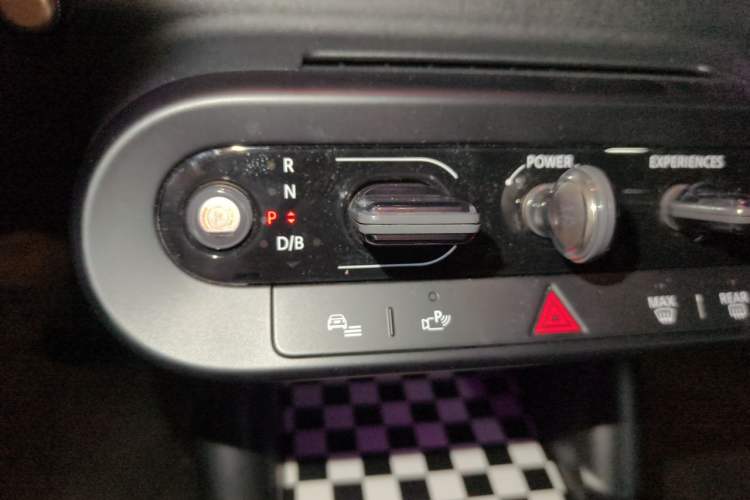 Used MINI Electric COOPER 2024 452km COOPER SE Artist Gear Lever