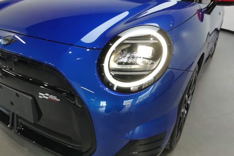 Used MINI Electric COOPER 2024 452km COOPER SE 1/65 Limited Edition Left Front Headlight