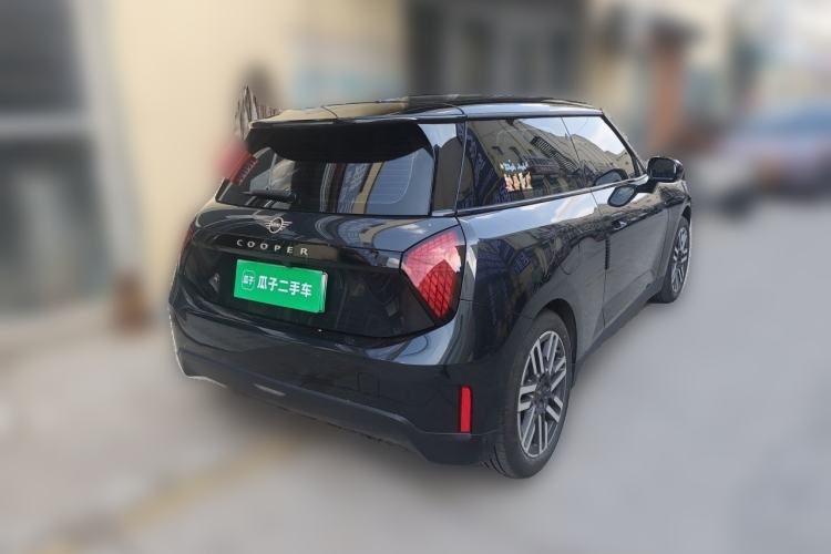 Used MINI Electric COOPER 2024 456km COOPER E Classic Edition Rear Right 45 Deg