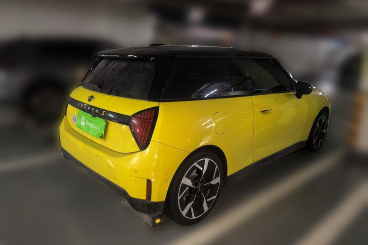 Used MINI Electric COOPER 2024 452km COOPER SE Artist Rear Right 45 Deg