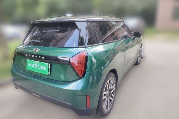 Used MINI Electric COOPER 2024 456km COOPER E Classic Edition Rear Right 45 Deg