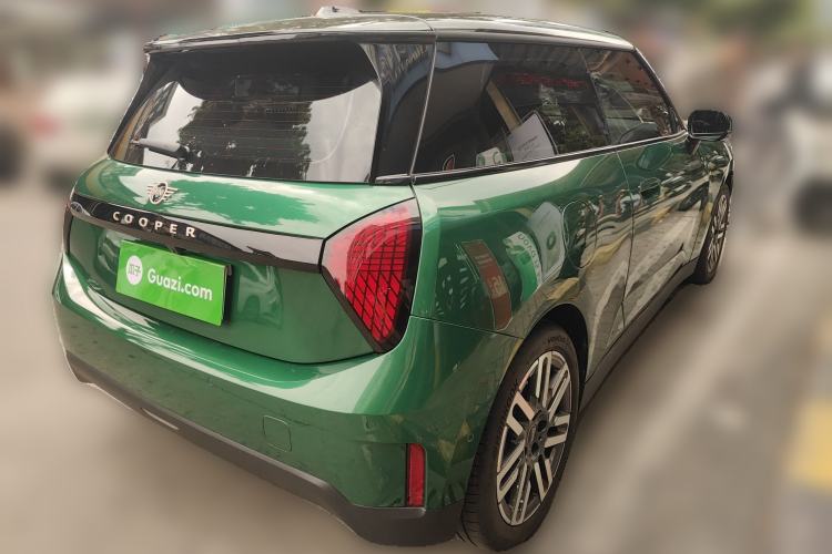 Used MINI Electric COOPER 2024 456km COOPER E Classic Edition Rear Right 45 Deg