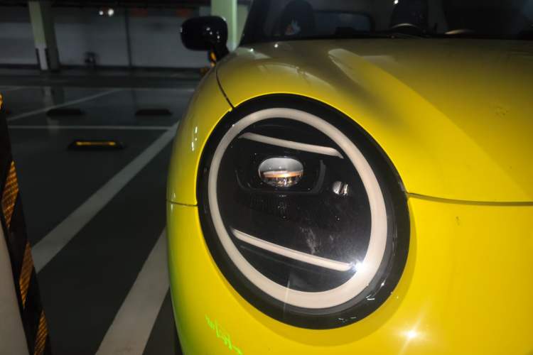 Used MINI Electric COOPER 2024 452km COOPER SE Artist Right Front Headlight