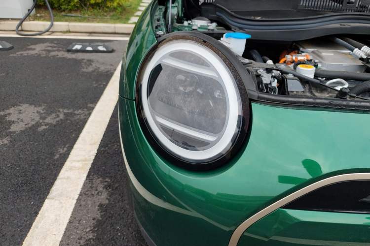 Used MINI Electric COOPER 2024 452km COOPER SE Artist Right Front Headlight