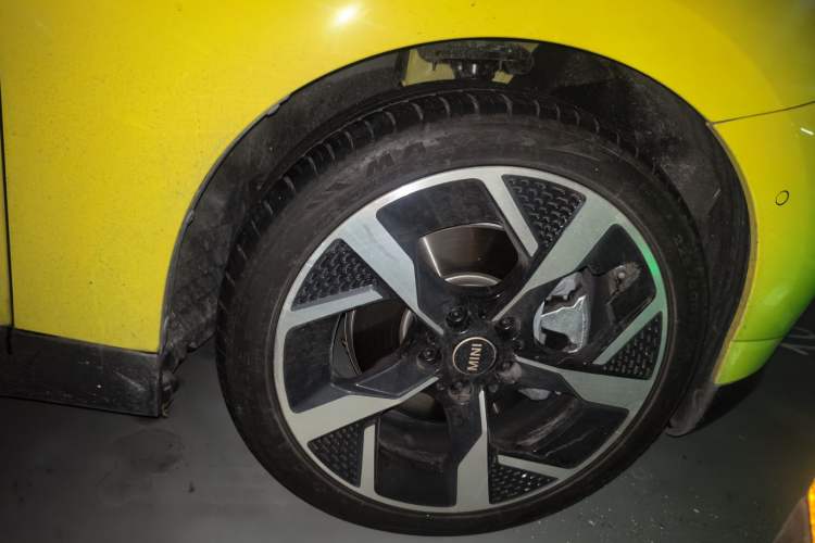Used MINI Electric COOPER 2024 452km COOPER SE Artist Right Front Wheel Hub