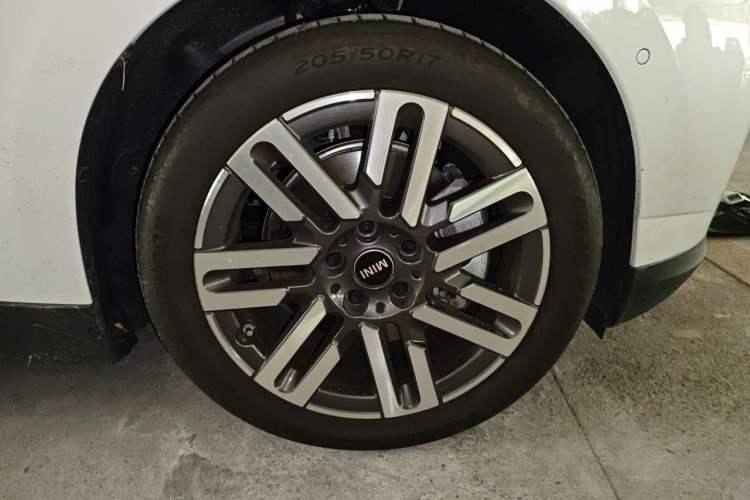 Used MINI Electric COOPER 2024 456km COOPER E Classic Edition Right Front Wheel Hub
