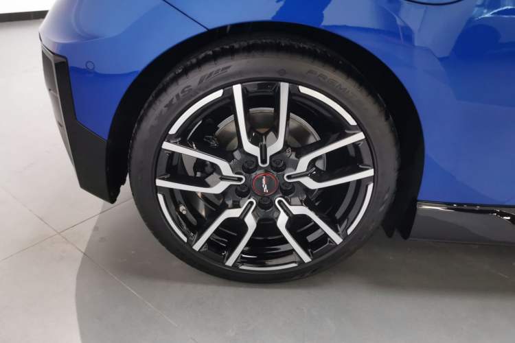 Used MINI Electric COOPER 2024 452km COOPER SE 1/65 Limited Edition Right Rear Wheel Hub