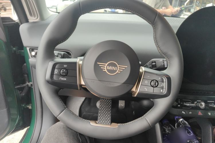 Used MINI Electric COOPER 2024 456km COOPER E Classic Edition Steering Wheel