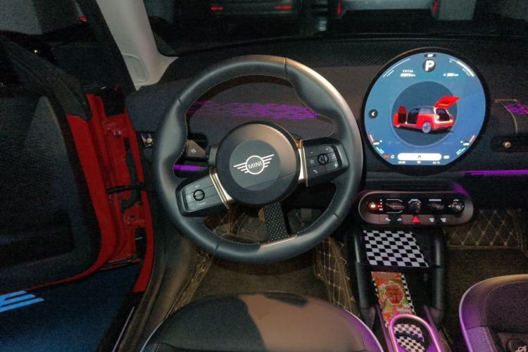 Used MINI Electric COOPER 2024 452km COOPER SE Artist Steering Wheel