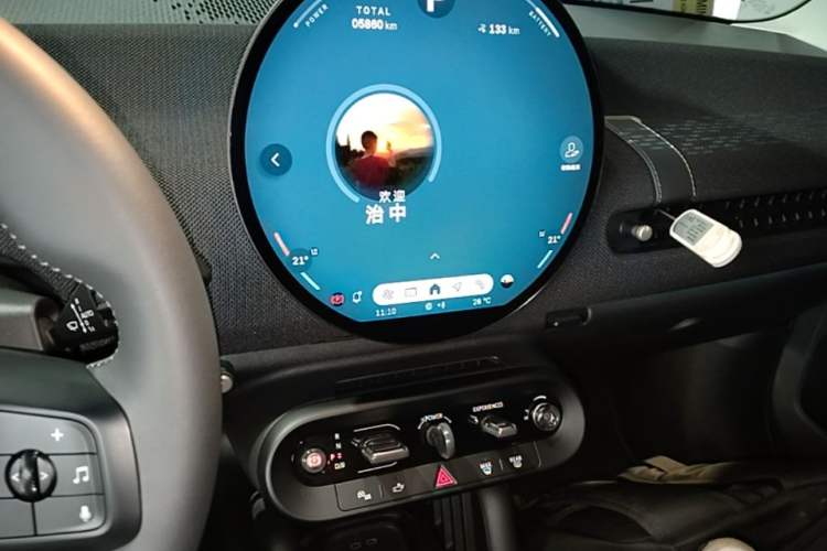 Used MINI Electric COOPER 2024 452km COOPER SE Artist Audio And AC Panel