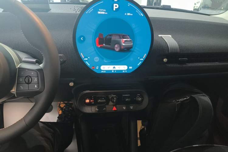 Used MINI Electric COOPER 2024 452km COOPER SE Artist Audio And AC Panel