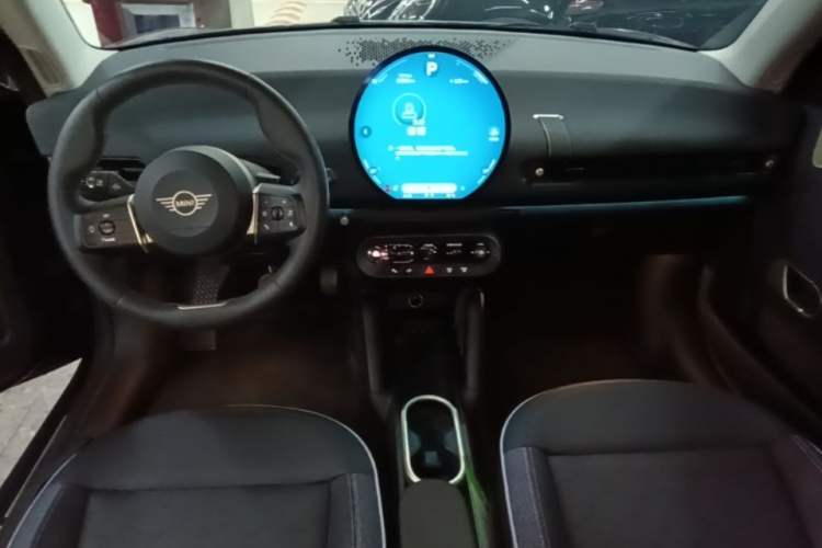 Used MINI Electric COOPER 2024 456km COOPER E Classic Edition Center Console